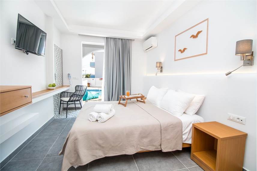 Suites Alexander Studios and Suites