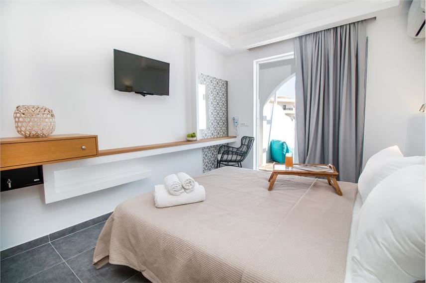 Suites Alexander Studios and Suites