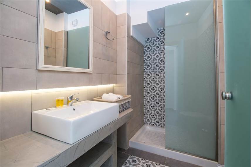 Suites Alexander Studios and Suites