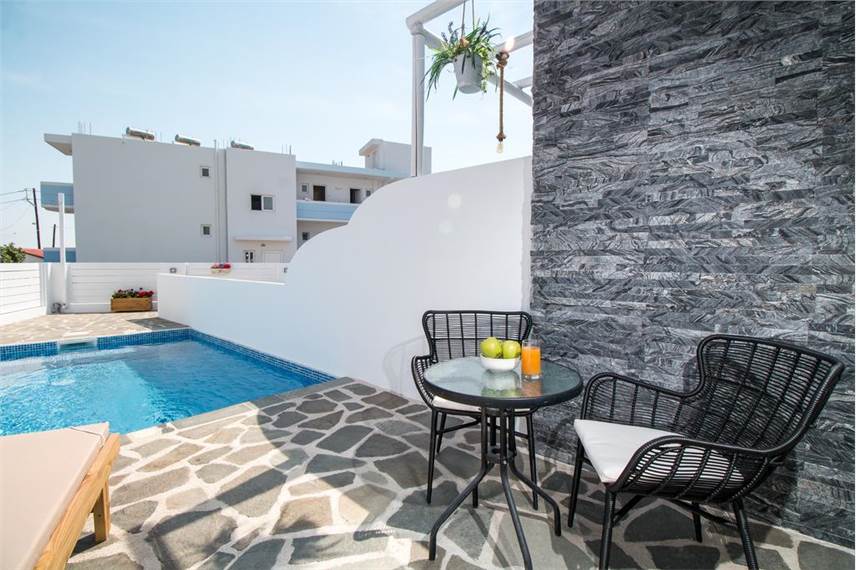 Suites Alexander Studios and Suites