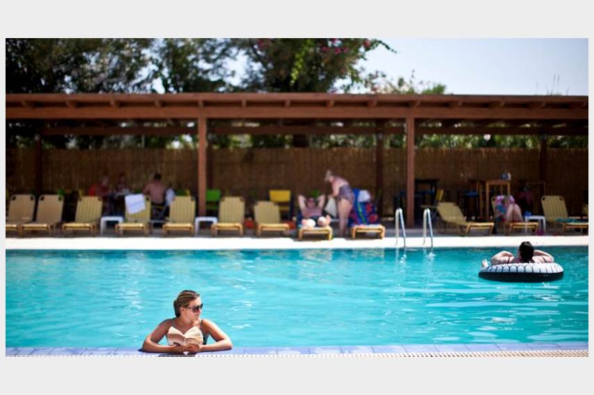  Sivila Hotel and Studios