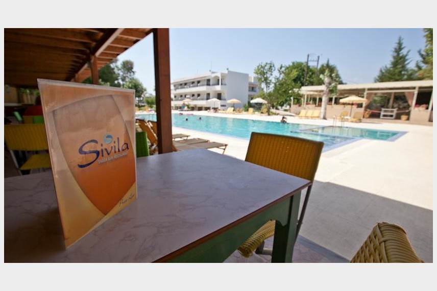  Sivila Hotel and Studios