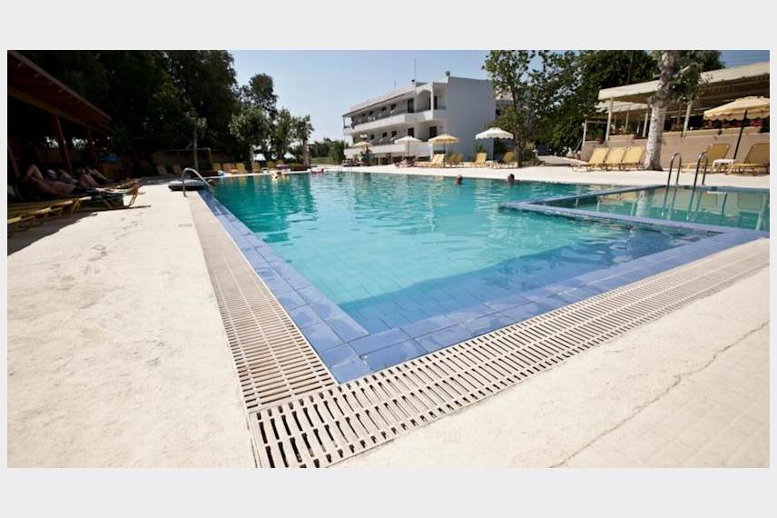  Sivila Hotel and Studios