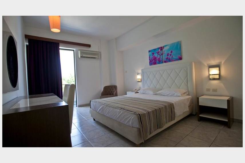  Sivila Hotel and Studios