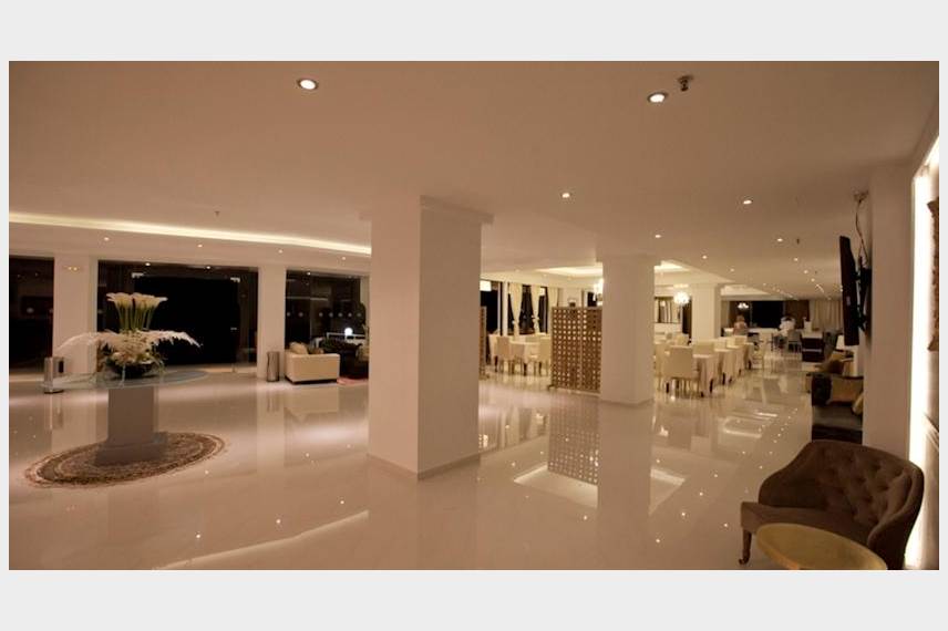  Sivila Hotel and Studios