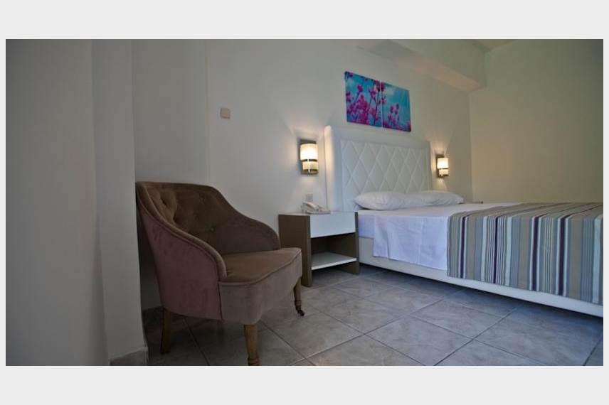  Sivila Hotel and Studios