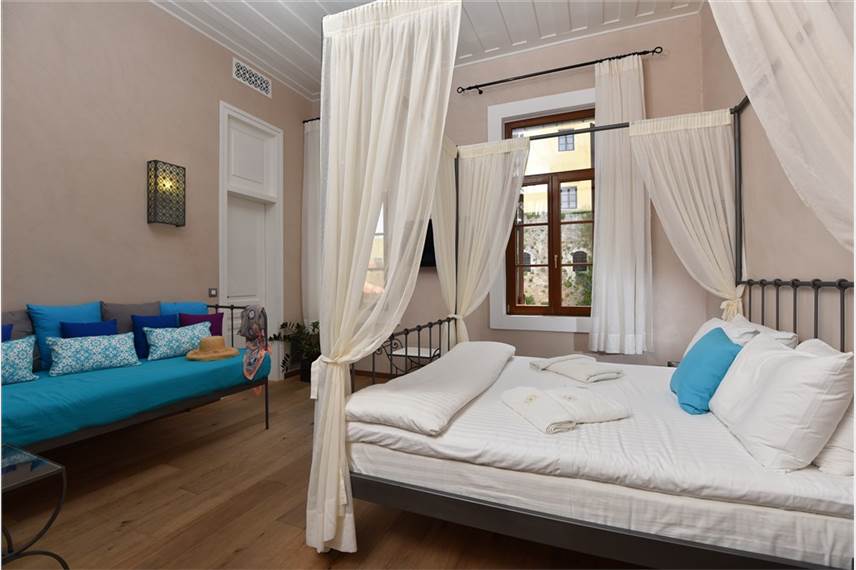  Ambassadors Residence Boutique
