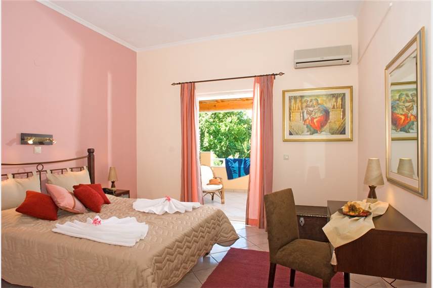  Chrismos Luxury Suites and Studios