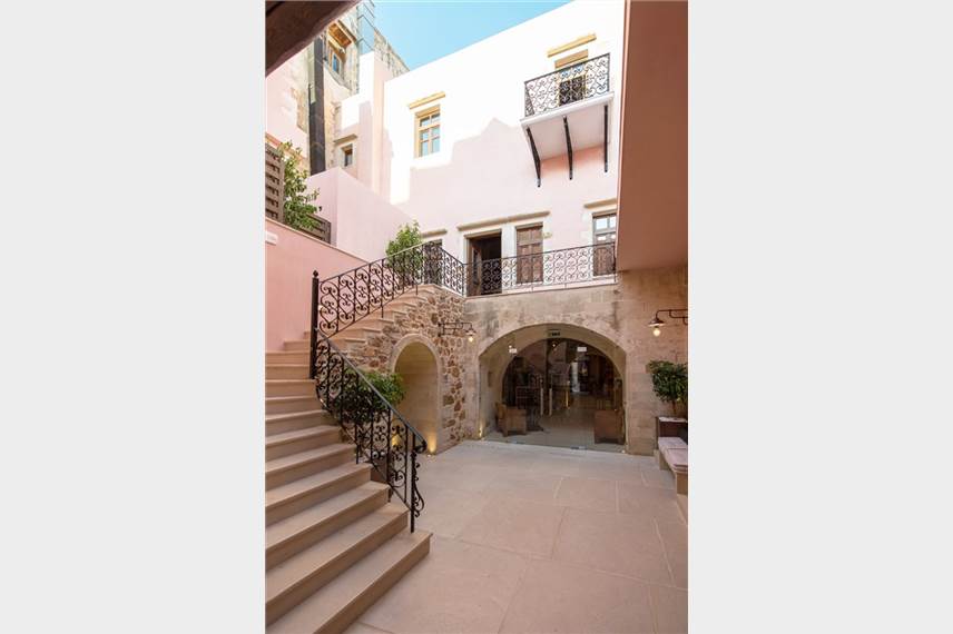  Serenissima Boutique Hotel