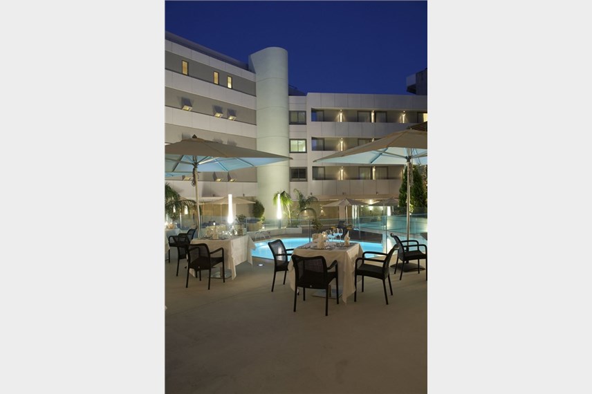  Galaxy Hotel