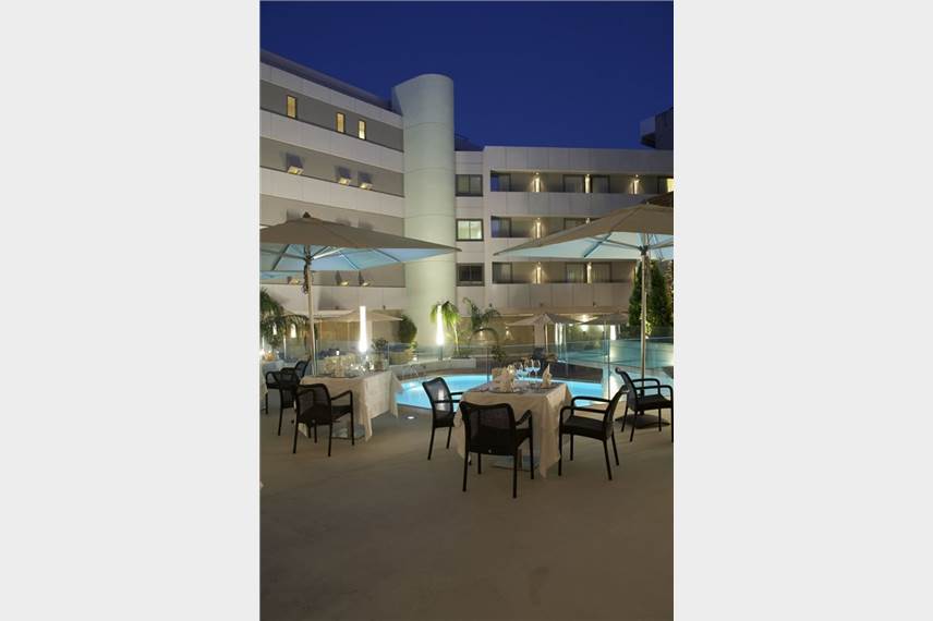  Galaxy Hotel