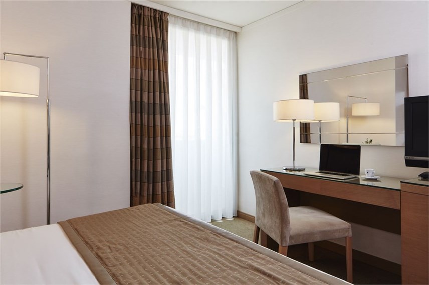  Galaxy Hotel