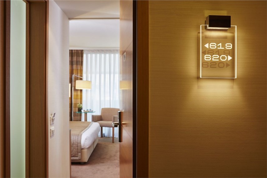  Galaxy Hotel