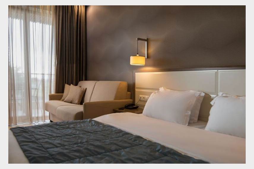  Cosmopolitan hotel and SPA