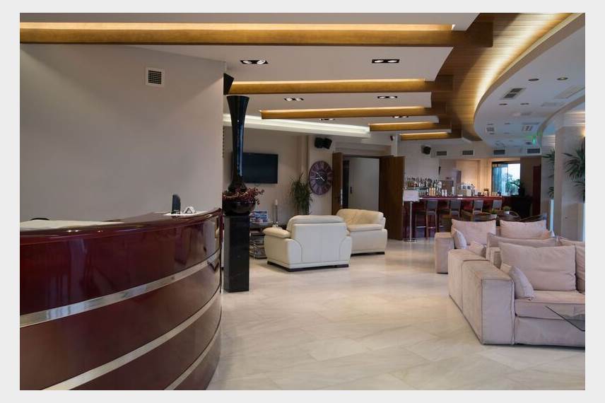  Cosmopolitan hotel and SPA