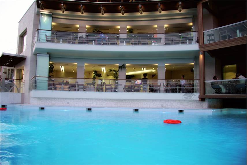  Cosmopolitan hotel and SPA