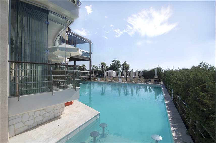  Cosmopolitan hotel and SPA