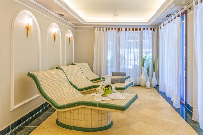  Danai Beach Resort and Villas