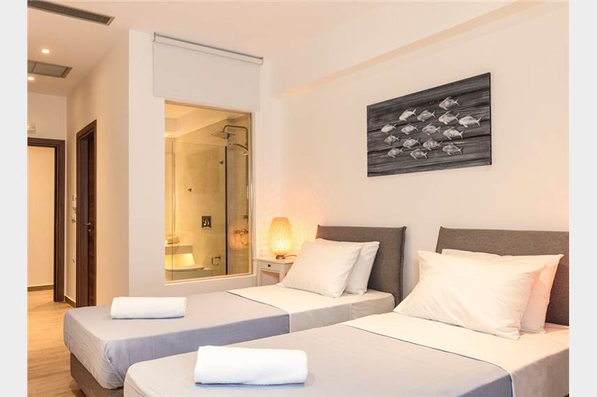  Lindia Athena Luxury Villas