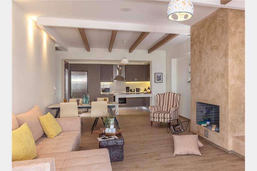  Lindia Athena Luxury Villas