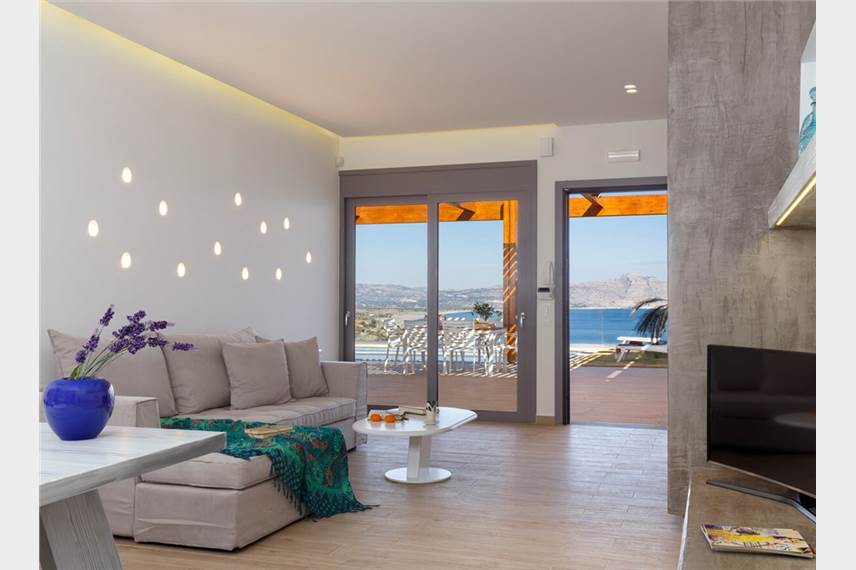  Lindia Athena Luxury Villas