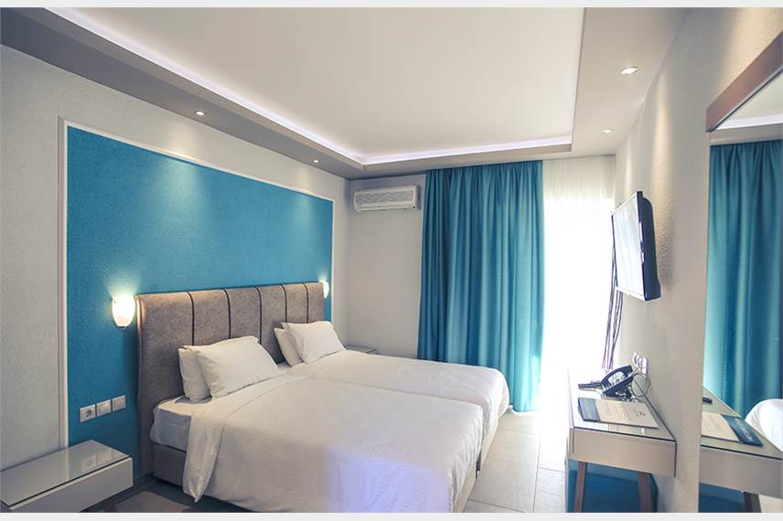  Royal Hotel and Suites