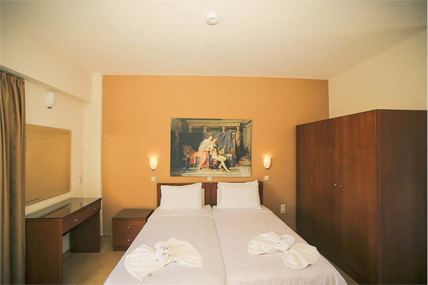  Royal Hotel and Suites