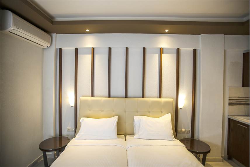  Royal Hotel and Suites