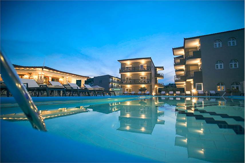  Royal Hotel and Suites