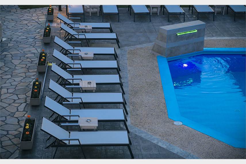  Royal Hotel and Suites