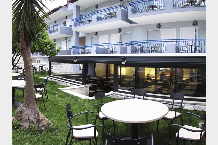  Royal Hotel and Suites