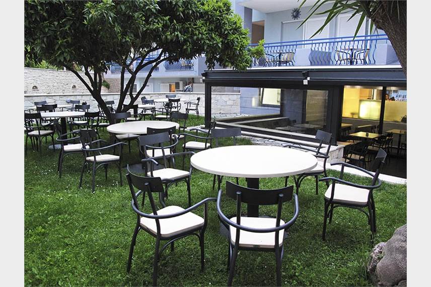  Royal Hotel and Suites