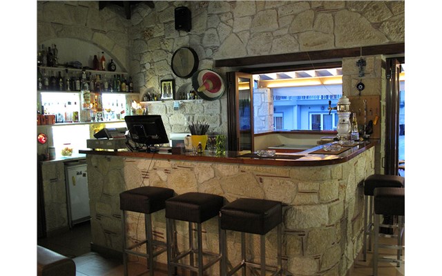 Royal Hotel and Suites 