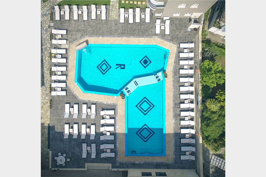  Royal Hotel and Suites