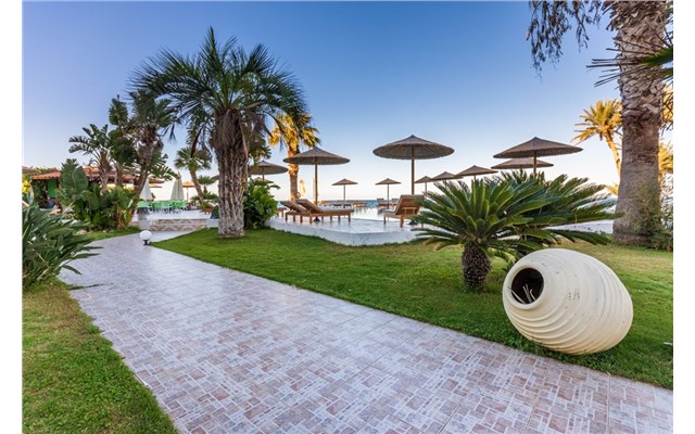 Zephyros Beach Boutique hotel 