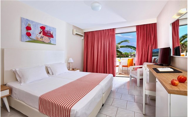 Zephyros Beach Boutique hotel 