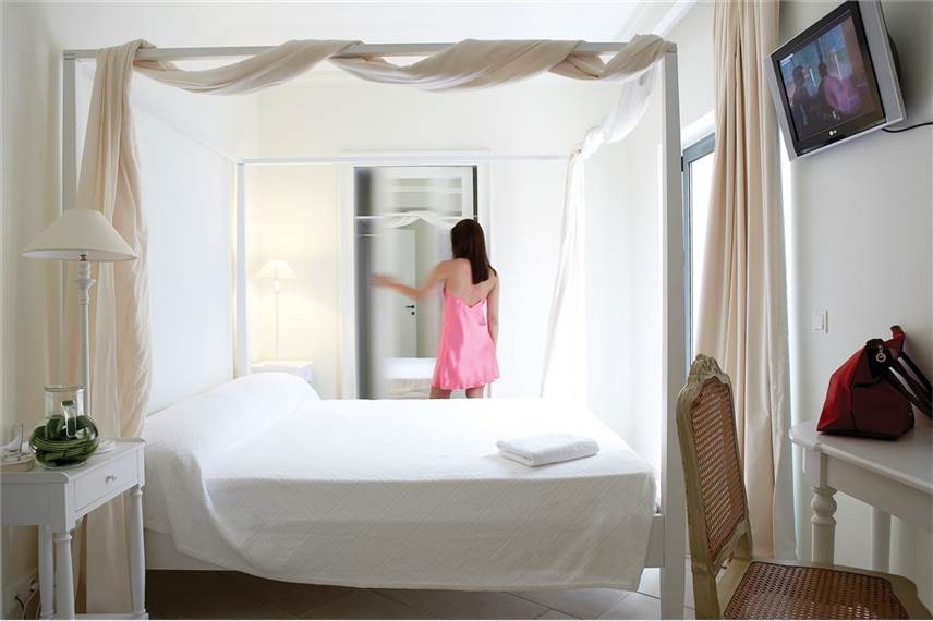  Grecotel Plaza Beach House