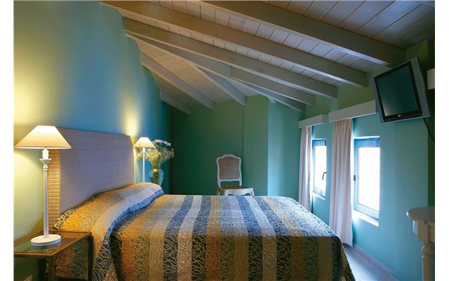 Grecotel Plaza Beach House 