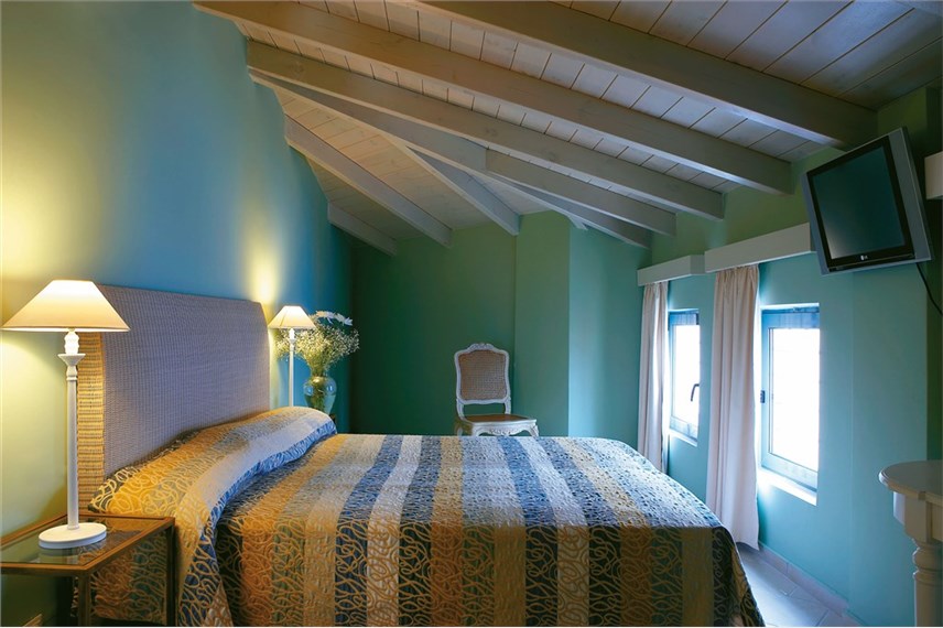  Grecotel Plaza Beach House