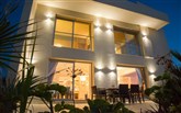  Cretan Beachfront vila