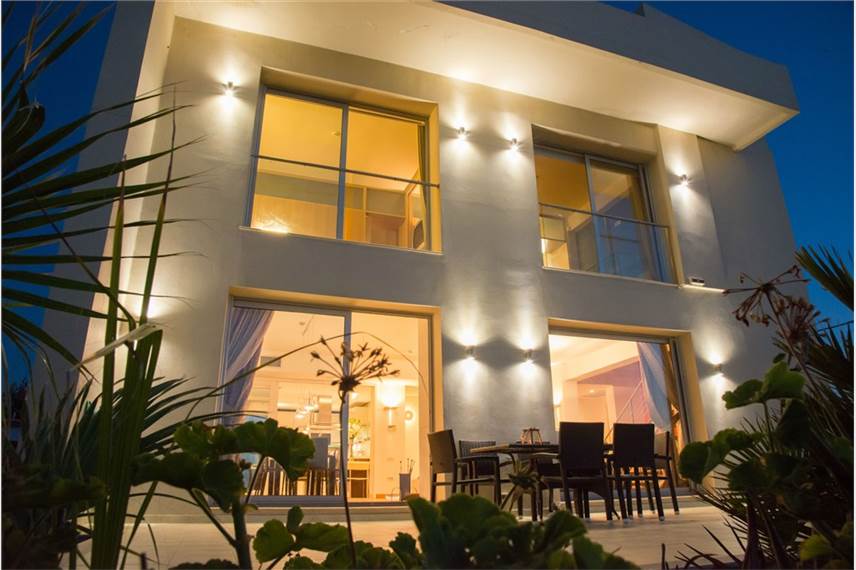  Cretan Beachfront vila