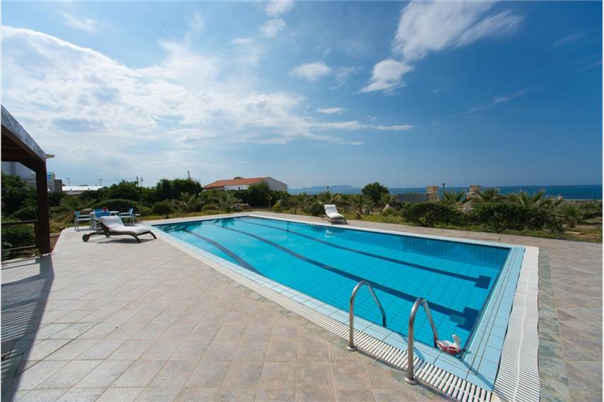  Cretan Beachfront vila