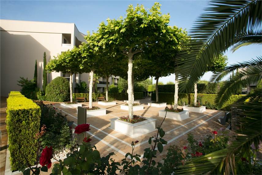  Pomegranate Wellness Spa Hotel
