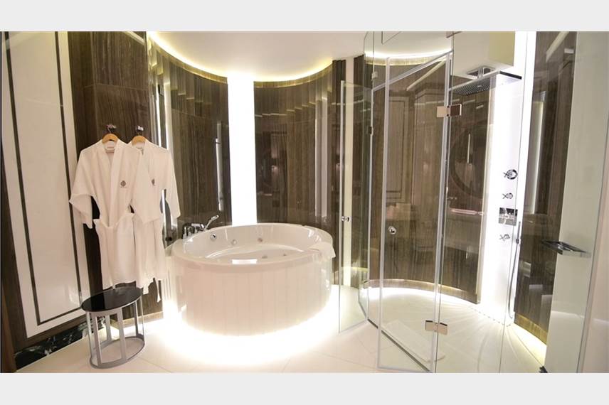  Pomegranate Wellness Spa Hotel