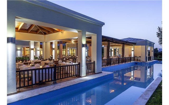 Neptune Luxury Resort 