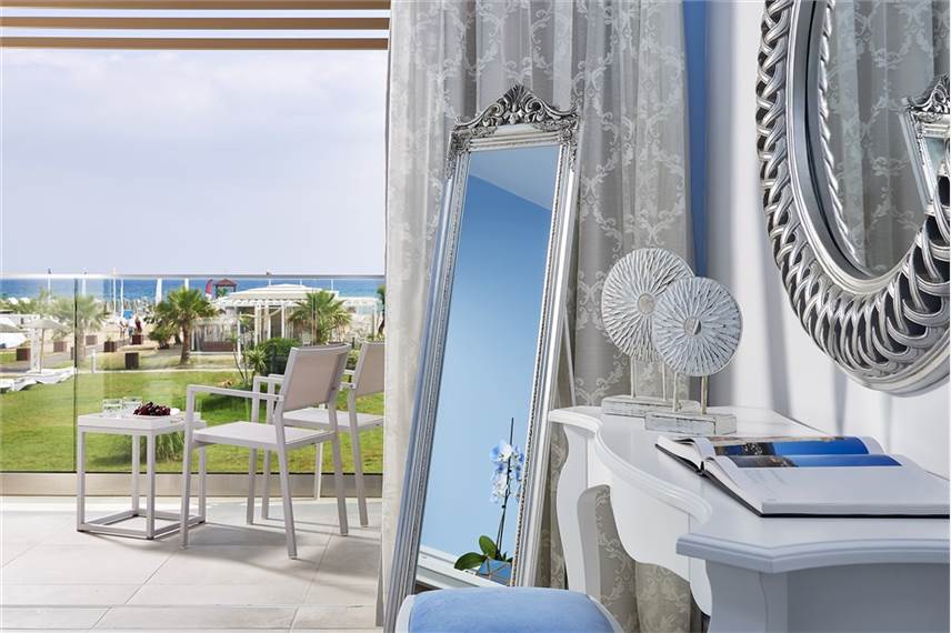  Mythos Palace Resort and Spa