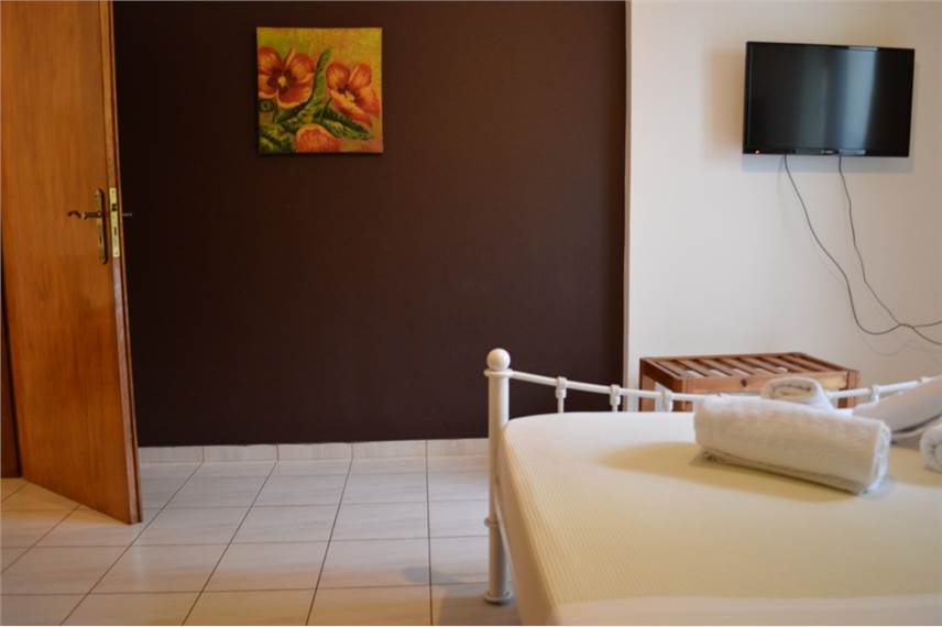  Nikos Apartments