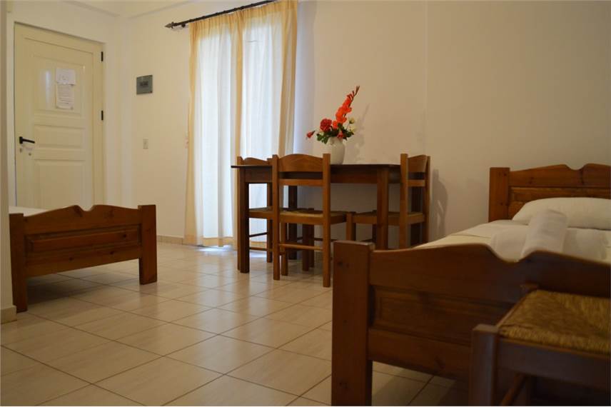  Nikos Apartments