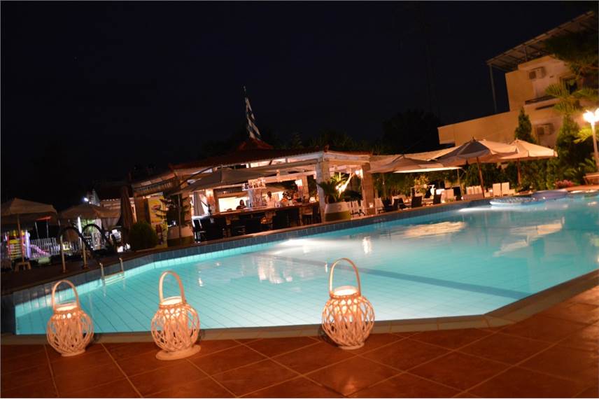 Nikos Apartments