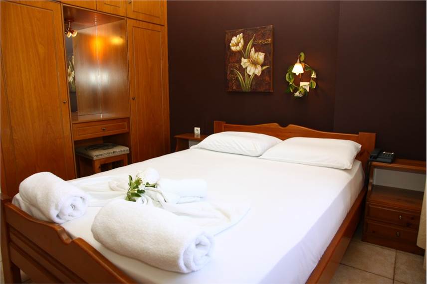  Nikos Apartments